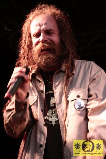 Uwe Banton (D) and The House Of Riddim Band 12. Reggae Jam Festival - Bersenbrueck 12. August 2006 (1).jpg